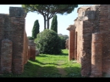 06339 ostia - regio iii - insula ix - case a giardino (iii,ix) - eingang im suedosten.jpg